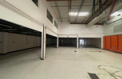 5500 sq. ft. Industrial & Commercial Facility | Combined Units with Offices & Warehouse Access – Dubai
