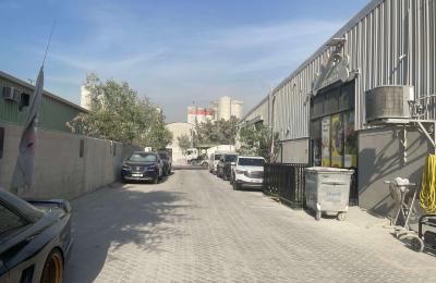 5500 sq. ft. Industrial & Commercial Facility | Combined Units with Offices & Warehouse Access – Dubai