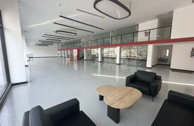 Premium Road-Facing Warehouse/Showroom for Rent in Al Quoz – 6,932 Sqft | Full Glass Frontage | 1,280 Sqft Fitted Office | 85 KW | AED 850,000 Annually