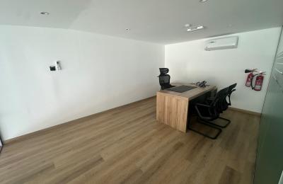 Premium Road-Facing Warehouse/Showroom for Rent in Al Quoz – 6,932 Sqft | Full Glass Frontage | 1,280 Sqft Fitted Office | 85 KW | AED 850,000 Annually