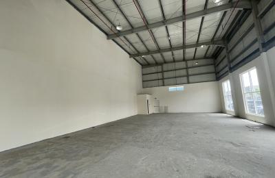 Premium Road-Facing Warehouse in Al Quoz Creative Zone – 5,541 Sqft | Full Glass Elevation | Maximum Branding Visibility | AED 1,100,000 Annually | Immediate Occupancy