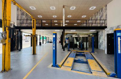 Commercial Warehouse/Showroom for Rent in Al Quoz 4 – 6,640 Sqft | Garage & Tyre Shop Activity | AED 1,275,000/Year | Newly Renovated