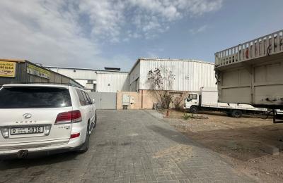 Warehouse for Rent in Al Quoz Suitable for Garage & Industrial Use | 8,000 Sq. Ft.